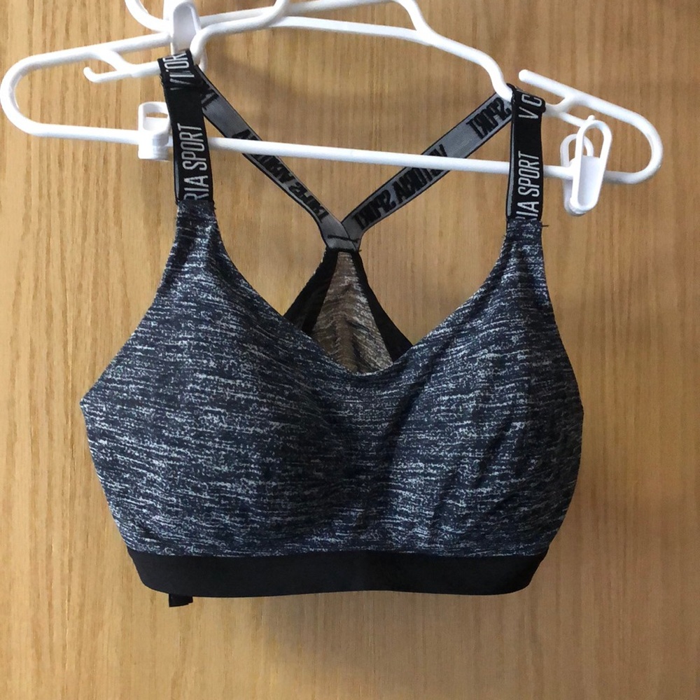 Victoria Sport sports bra